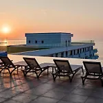 Chill Side In Infinity Pool & * Năvodari