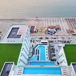 Chill Side In Infinity Pool & * Năvodari