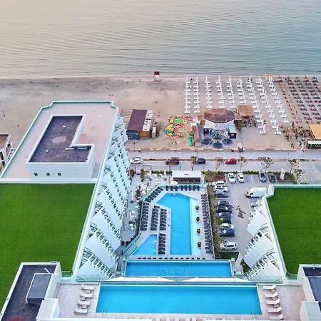 Chill Side In Infinity Pool & * Năvodari