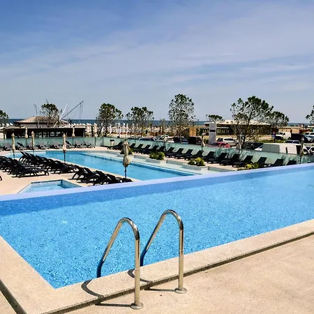 Chill Side - Infinity Pool & Navodari