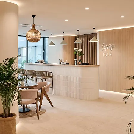 Chill Side - Infinity Pool & Apartment Navodari