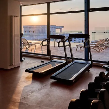 Chill Side - Infinity Pool &