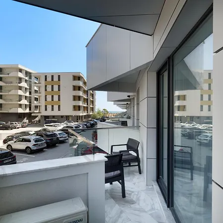 Chill Side - Infinity Pool & Navodari