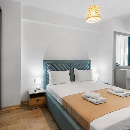 Chill Side - Infinity Pool &