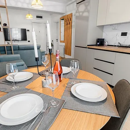 Chill Side - Infinity Pool & Lägenhet