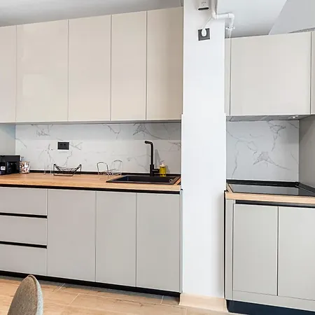 Chill Side - Infinity Pool & Lägenhet