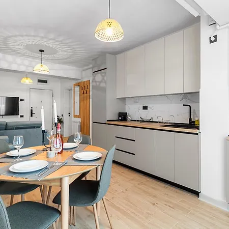 Chill Side - Infinity Pool & Lägenhet