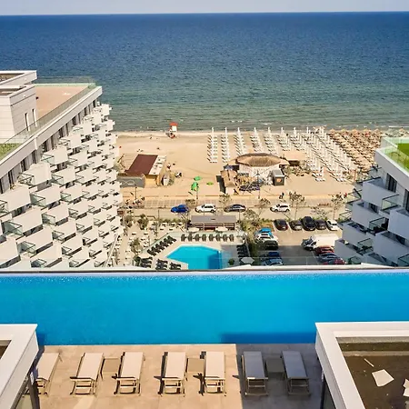 Chill Side - Infinity Pool & Appartamento Năvodari