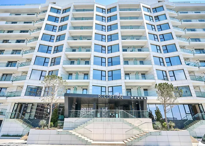 Chill Side - Infinity Pool & Năvodari