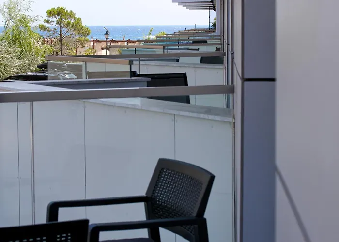 Chill Side - Infinity Pool & Apartmán *