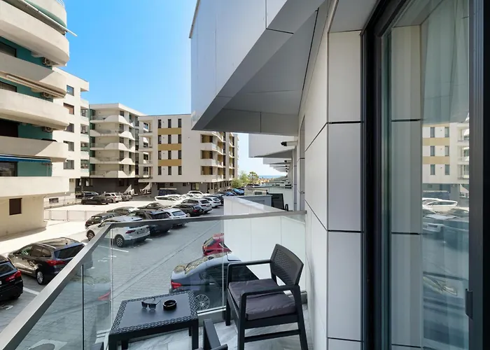 Chill Side - Infinity Pool & Năvodari