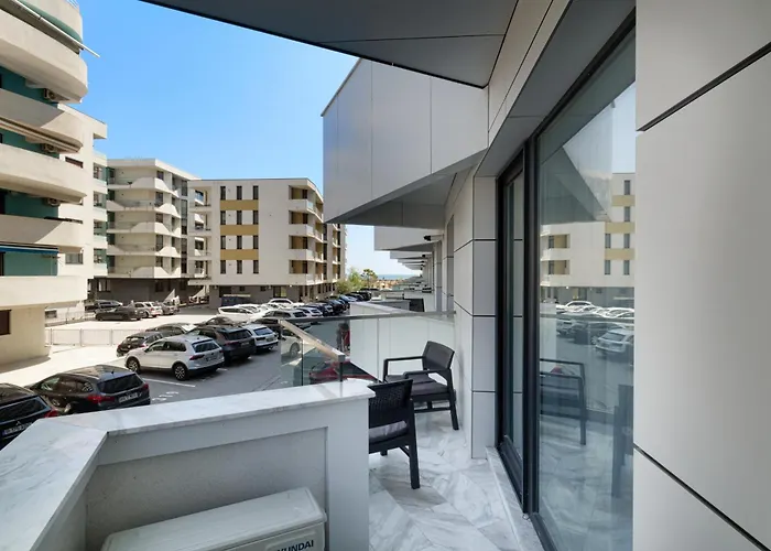 Chill Side - Infinity Pool & Năvodari