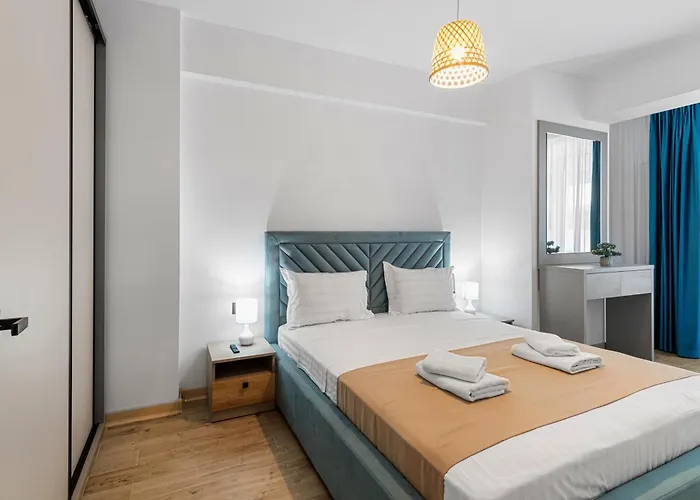 Chill Side - Infinity Pool &