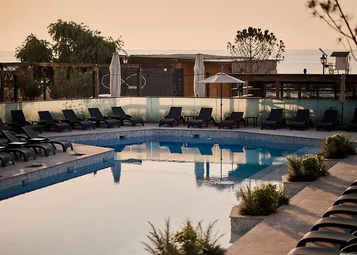 Chill Side - Infinity Pool & Apartmán *