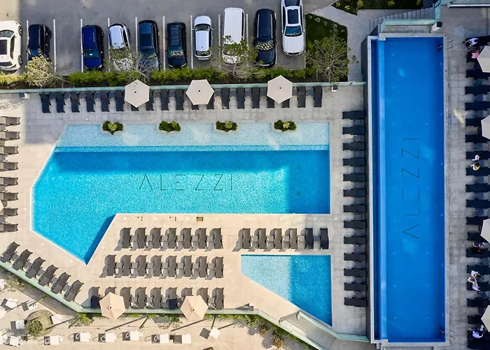 Chill Side - Infinity Pool &